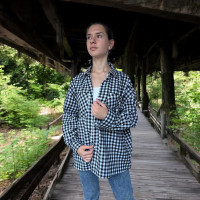 Жіноча сорочка оверсайз в чорно-білу клітинку